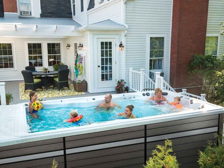 Pool spa