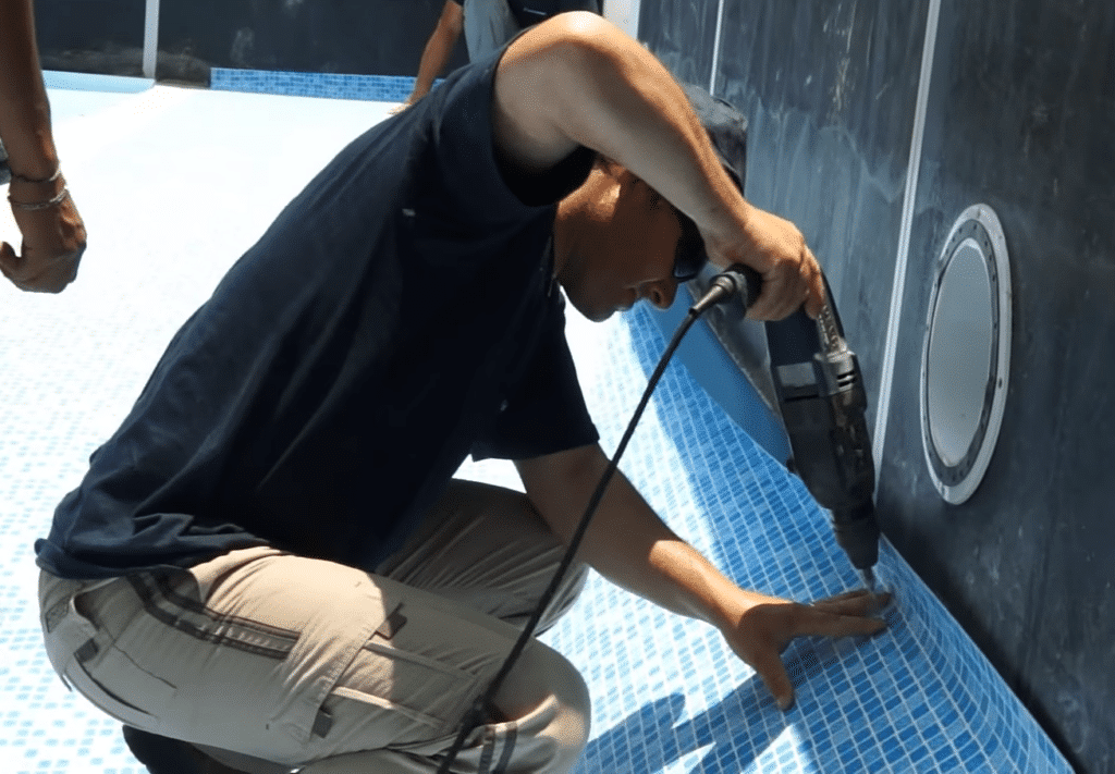 install vinyl liner