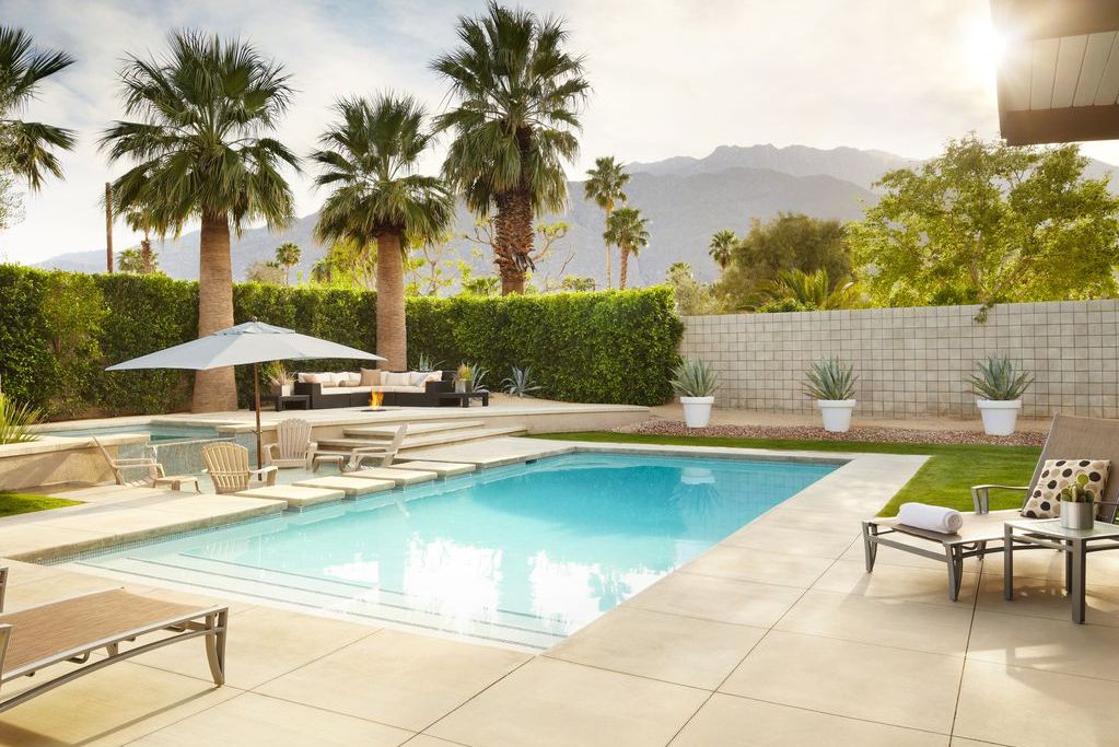 California Vibes Family Pool