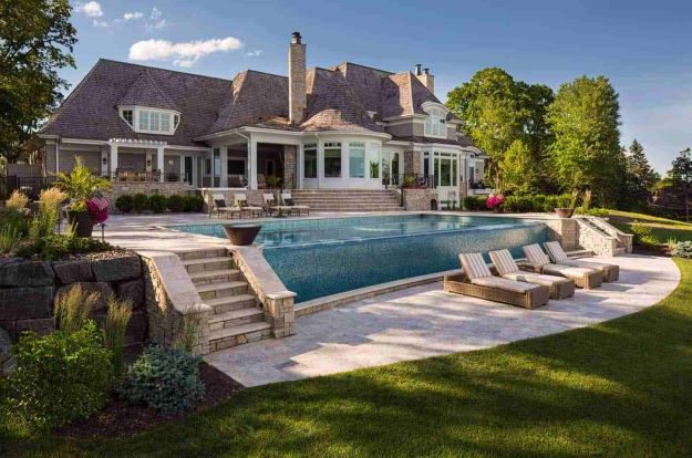 Backyard infinity pool