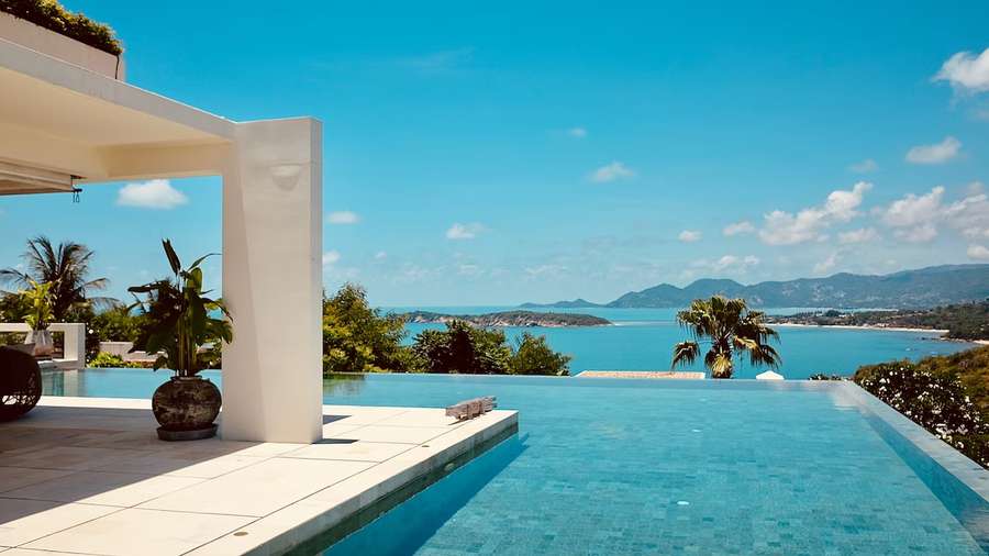 A-great-infinity-pool-requires-so-much-more-than-usual.