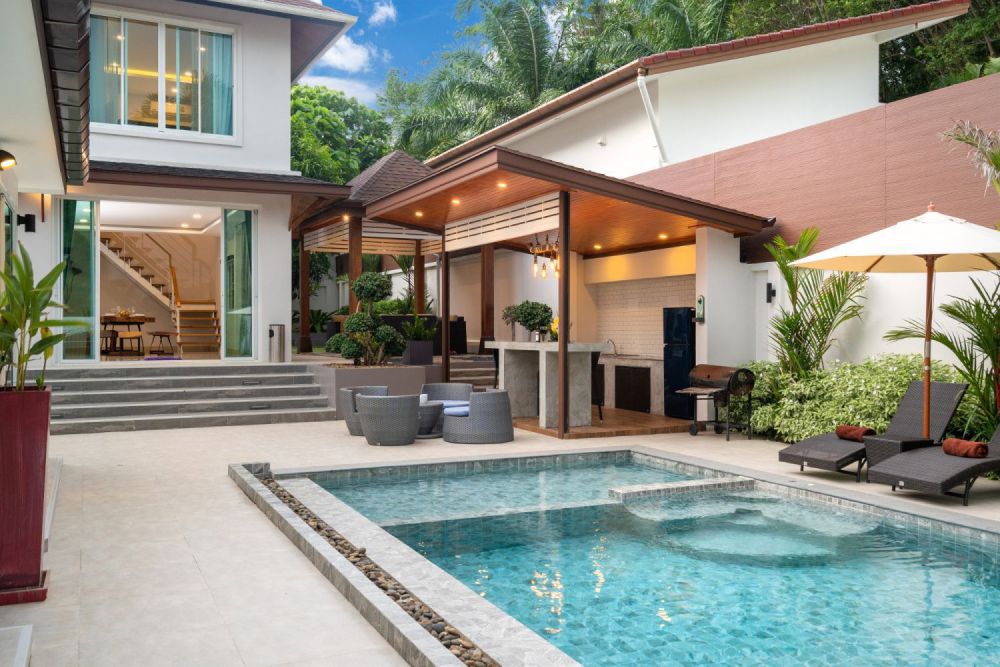 Top 10 Designs for Backyard Pool Cabanas